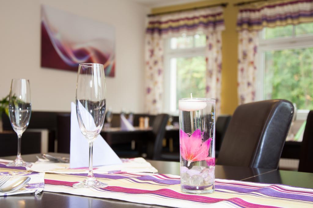 Restaurace a penzion Zděná Bouda Hradec Králové Exterior foto