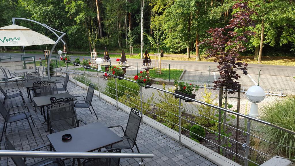 Restaurace a penzion Zděná Bouda Hradec Králové Exterior foto